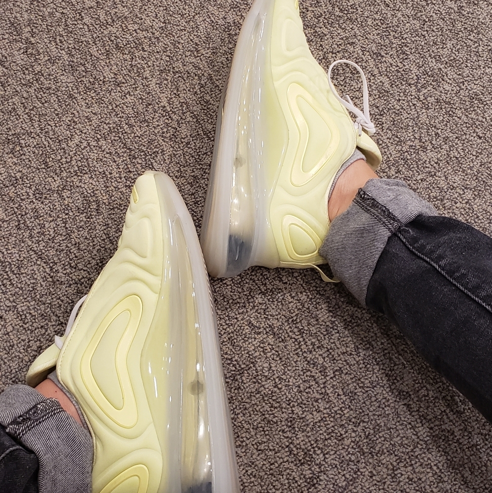 NIKE AIR MAX 720